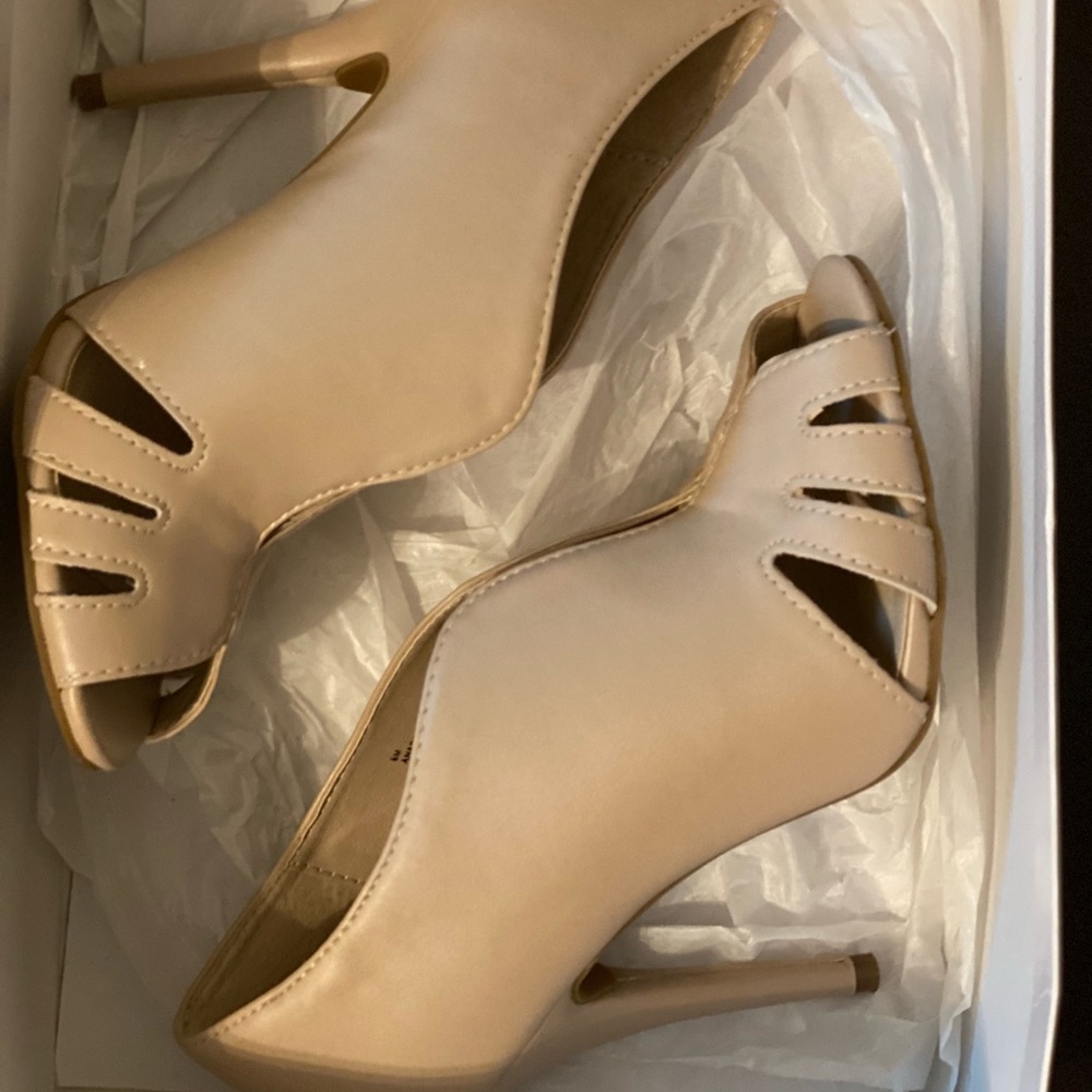 Nine West Nude Bootie Size 6